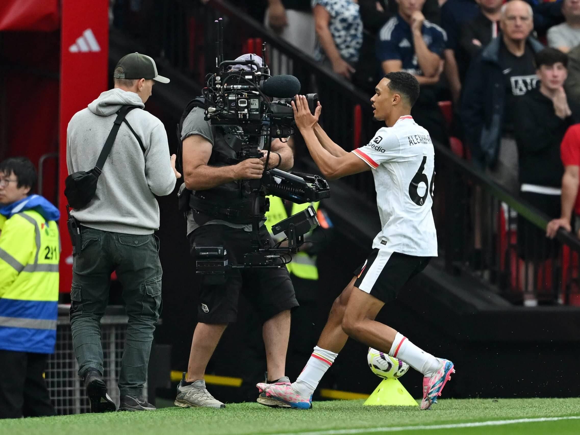 关于马德里竞技发布备战花絮，赛后复出首秀，欧超杯任务艰巨，年轻球员得到机会的信息